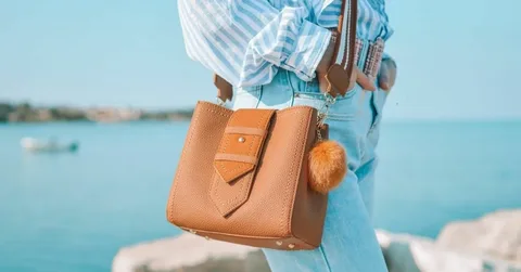 Crossbody Bags